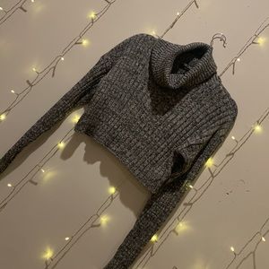 Gray crop sweater NWT size small.